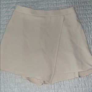 Tan skort
